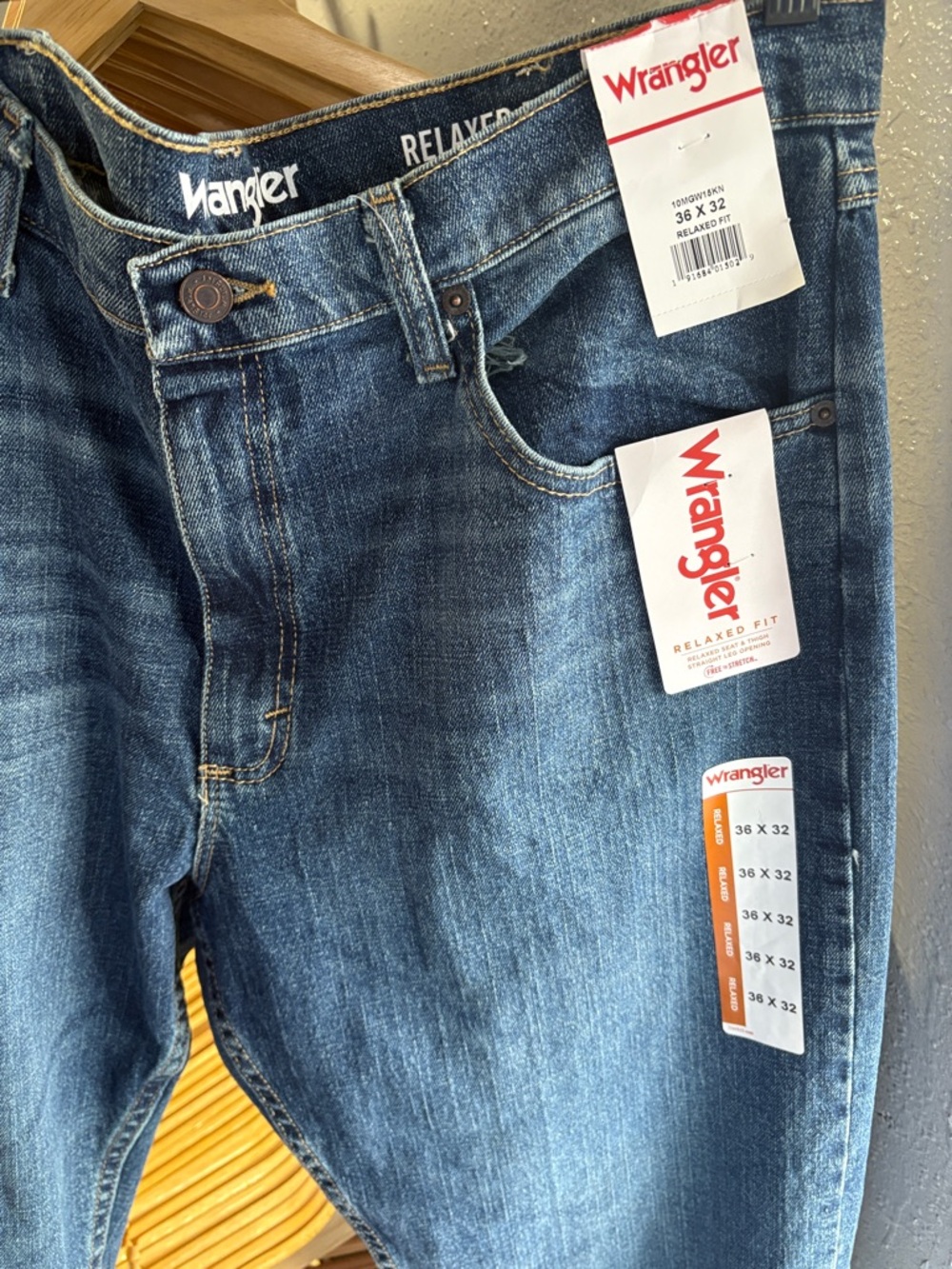 Wrangler Men's Relaxed Fit Denim Jeans - Medium Blue Wash